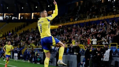 40 yaşında bile yıldızı sönmedi: Cristiano Ronaldo, futbol tarihinin en golcü ismi oldu