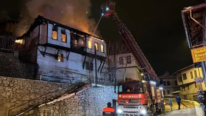 Safranbolu’da tarihi konak alevlere teslim oldu