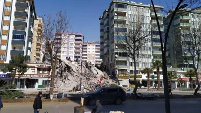 6 Şubat depremlerinde Fazilet Apartmanı'nın yıkılmasıyla ilgili şok gelişme: 10 kamu görevlisine dava açıldı!