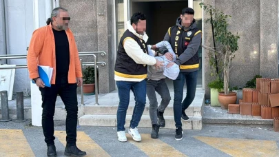 İzmir’de taksi şoförünü gasbeden şüpheli ve eşi yakalandı
