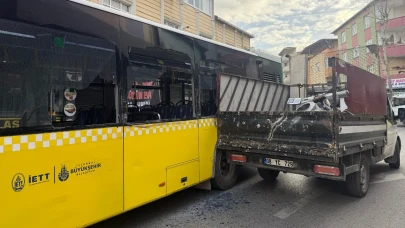 Pendik'te feci kaza: Kamyonet, İETT otobüsüne çarptı