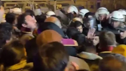 Çağlayan'da sıcak anlar: İçeri girmek isteyen avukatlara polis müdahalesi