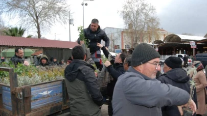 Bayramiç'te 1450 fidan dağıtıldı