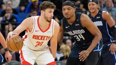 Alperen Şengün bildiğimiz gibi! Yine double-double yaptı