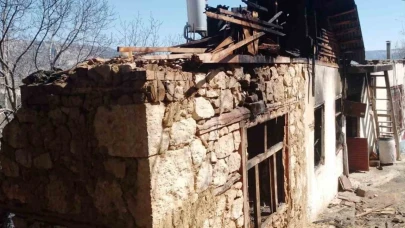 Karaman'da ev yangını: Bir kişi hayatını kaybetti