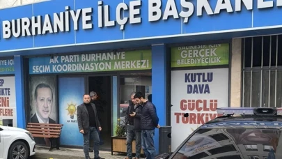 Balıkesir'de AK Parti Burhaniye İlçe Başkanlığı binasına taşlı saldırı yapıldı
