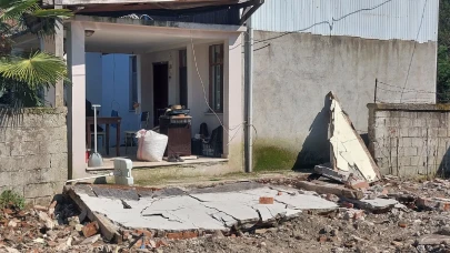 Sakarya'da metruk bina çöktü: 2 çocuk babası hayatını kaybetti