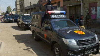 Pakistan'da eş zamanlı saldırılar: Çok sayıda ölü var