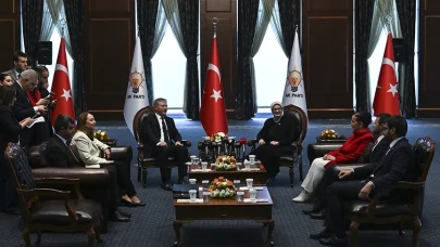 Siyasi partilerin bayramlaşma programları açıklandı