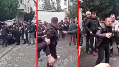 Pendik'te tekmeli, yumruklu kavga: Motokurye ile cemaat birbirine girdi!