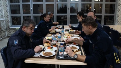 İtfaiyeciler ilk sahurlarını görevlerinin başında yaptı!