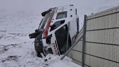 Kahramanmaraş'ta ambulans kaza yaptı: 3 sağlık görevlisi yaralandı