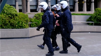 Diyarbakır Nevruz kutlamalarında terör sembolü taşıyanlara müdahale: 80 kişi gözaltında