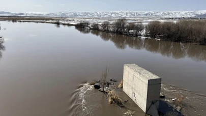 Buzlar eridi, su seviyesi yükseldi