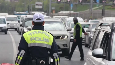 Rize’de ters yöne dönüş yapan sürücüye dev ceza uygulandı