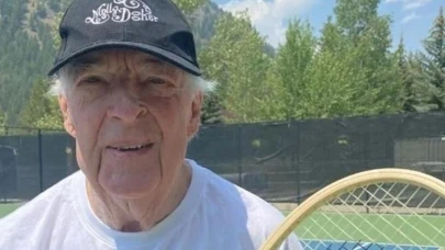 Avustralyalı tenis efsanesi Fred Stolle kimdir?