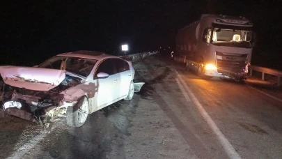 Bilecik'te tır ile otomobil çarpıştı! 1 ölü, 2 yaralı