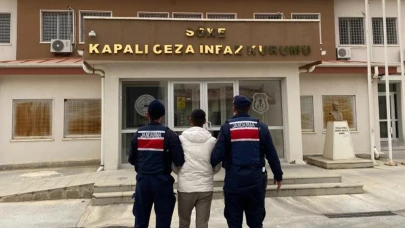 Şüphe üzerine durdurulan araçta 42 düzensiz göçmen yakalandı