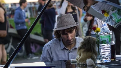 Piyanist Davide Martello sınır dışı edildi