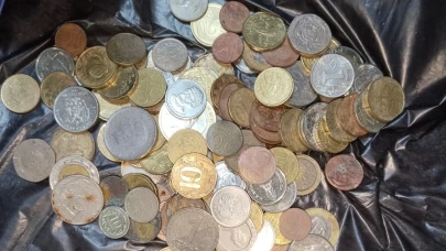 Antalya'da dilencinin üzerinden 15 farklı ülkenin parası çıktı!