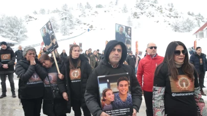 Kartalkaya faciası unutulmadı: Yitirilen 78 can, otelin önünde anıldı