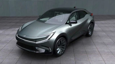 Toyota Çin'de yeni elektrikli amiralini tanıttı: İşte heyecan yaratan bZ7'nin tüm detayları!
