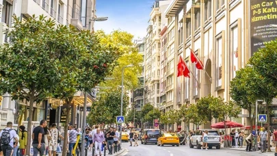 İstanbul’un alışveriş caddeleri Avrupa’yı solladı! Kiralar Amsterdam, Prag ve Helsinki’yi geride bıraktı