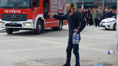 Yol yapılmadığı için kendini yakmaya çalıştı