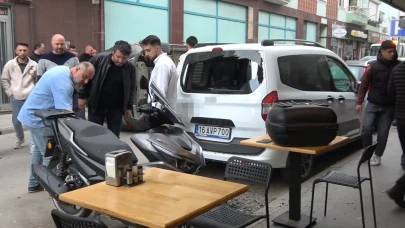 Yalova'da korkutan kaza: Sokağa hızlı giren cip, 4 araca çarparak yan yattı