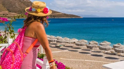 Tatilde şortla dolaşan yandı! Turistlere 26 bin TL’lik kıyafet cezası