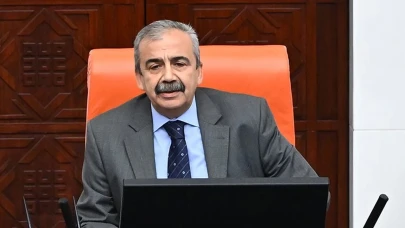 Sırrı Süreyya Önder kimdir?