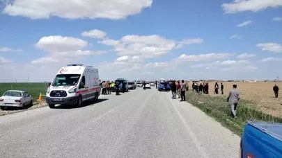 Aksaray'da otomobil, dinlenen tarım işçilerine çarptı: 1 ölü