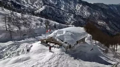 Artvin'de çığ felaketi: 6 köy yolu yeniden ulaşıma açıldı