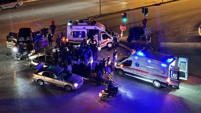 Antalya'da ambulans ile otomobil çarpıştı: 9 yaralı