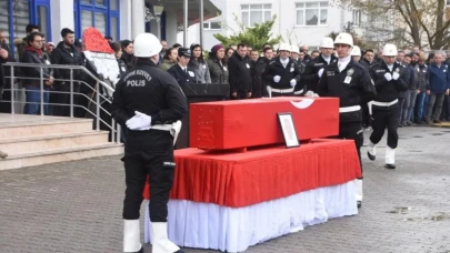 Kalp krizi geçiren polis memuru hayatını kaybetti