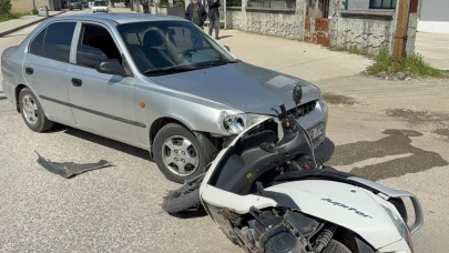 Düzce'de otomobil ile motosiklet çarpıştı, kask hayat kurtardı: