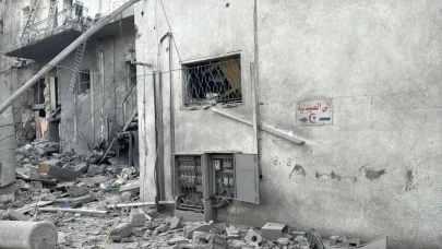 İsrail ordusu Gazze Şeridi’nin el-Mevasi bölgesindeki tek hastaneyi vurdu: Bir ölü, 10 yaralı
