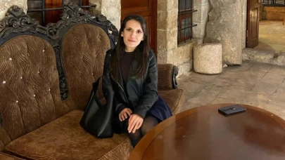 Köpeklerden kaçarken aracın altında kalan genç kız öldü