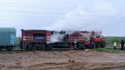 Edirne’de korkutan yangın: Yük treni alev aldı