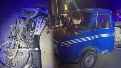Antalya'da korkunç kaza: Motosiklet ile kamyonet çarpıştı! 1 ölü, 1 yaralı
