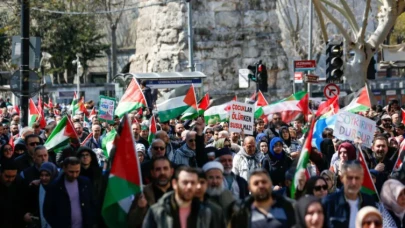Gazze için binler ayakta: İstanbul'da büyük yürüyüş başladı