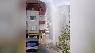 Ataşehir'de İSKİ'ye ait su borusu patladı