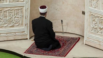 2025 İmam maaşları ne kadar? Sözleşmeli ve kadrolu imam, müezzin ve emekli imam maaşları!
