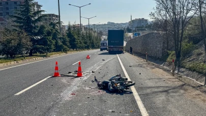 Uşak'ta korkunç kaza! Tırla motosiklet çarpıştı: 1 ölü