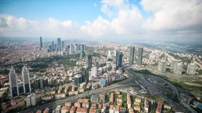 Ayasofya'da depreme yakalananlar panikle dışarıya çıktı