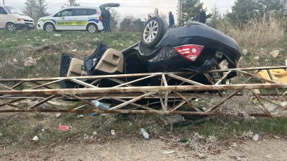 Sivas'ta otomobil şarampole devrildi: 5 yaralı