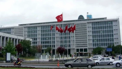 İBB'nin yolsuzluk soruşturmasında tutuklanan Emre Serkan Bayraktar tahliye edildi!