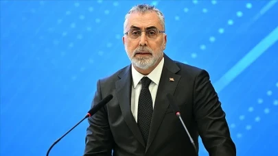 "İşçilerimizin emekleri Türkiye'nin geleceğini aydınlatıyor"