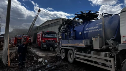 Afyonkarahisar'da kereste fabrikasında yangın!