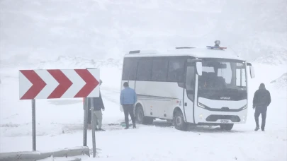 Kırklareli'nde kar yağışı ulaşımı zorluyor
